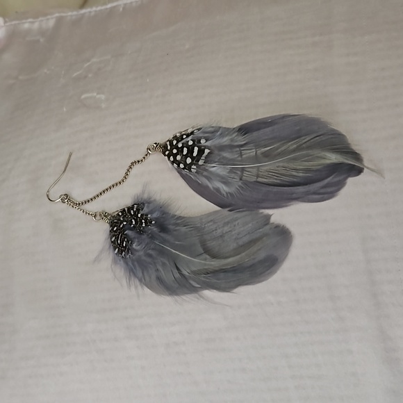 BN First Nation's feather earrings - Picture 3 of 3